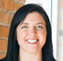 Portrait de Sophie Hartwell chargée du service d'assistance à la clientèle au sein de l'équipe